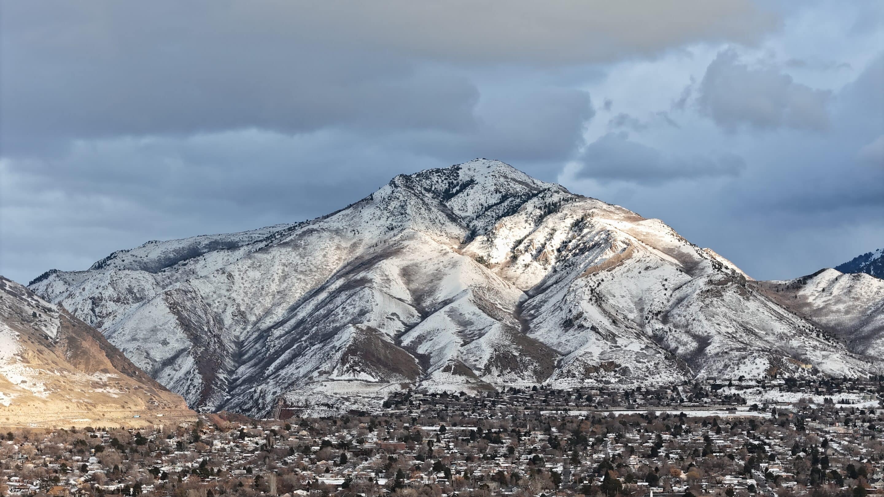 Snow,Covered,Wasatch,Mountains,Salt,Lake,City,,Utah